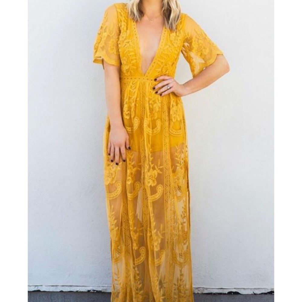 Honey punch  lace maxi dress - Picture 3 of 8